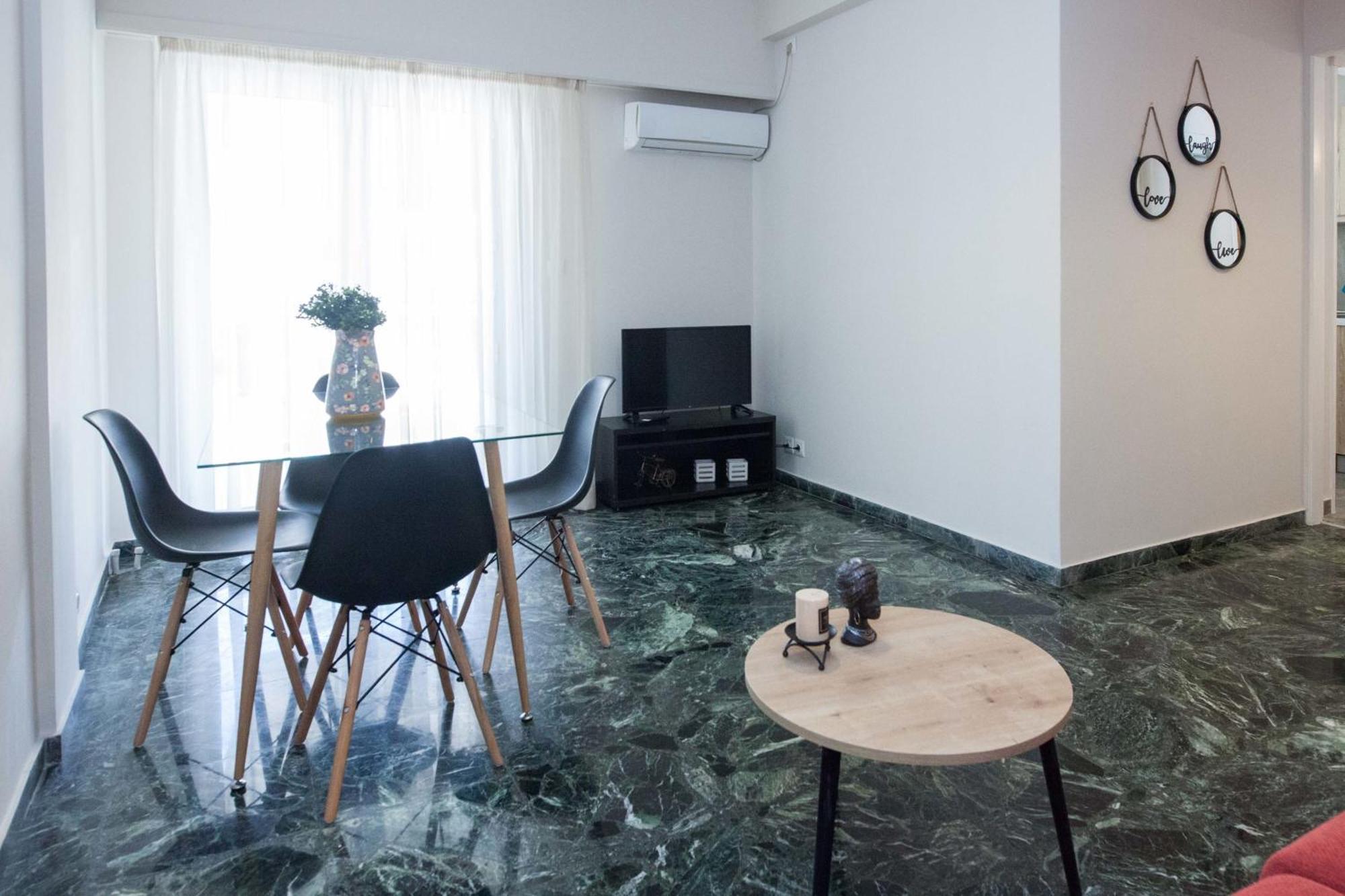 Modern 1 Bd Balcony Apt Near Metro In Kato Patisia Athens Exterior photo